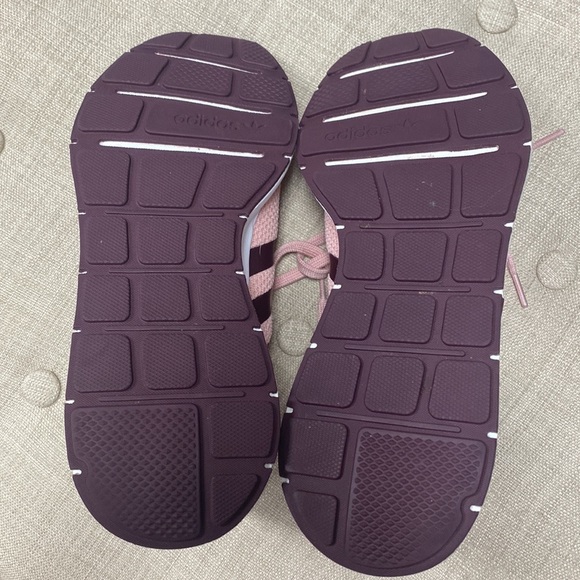 Practically brand new womens Adidas running shoe. - Picture 7 of 9